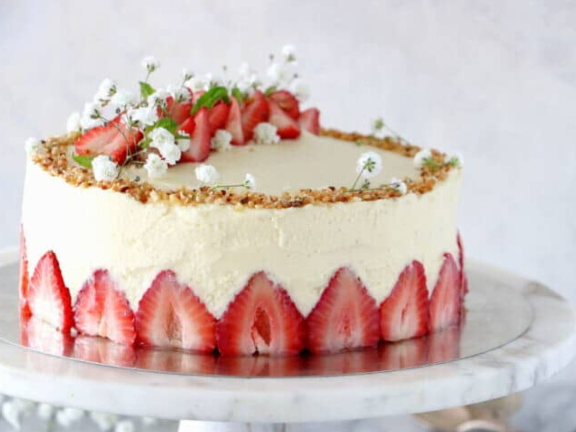 French Strawberry Cake