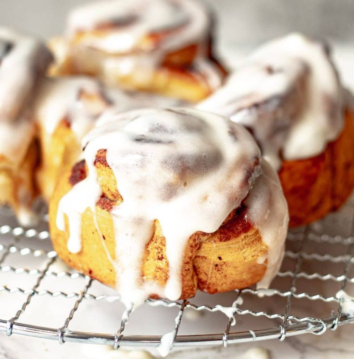 Air Fryer Cinnamon Rolls