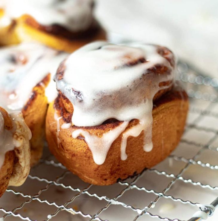 Air Fryer Cinnamon Rolls