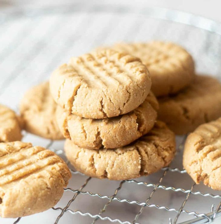 Almond Flour Peanut Butter Cookies