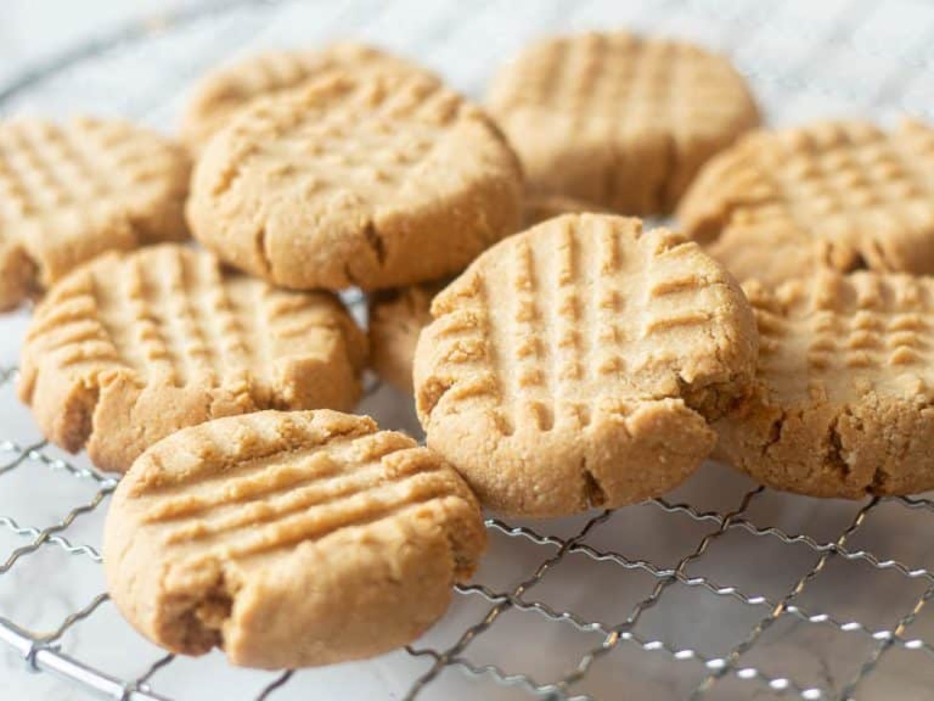 Almond Flour Peanut Butter Cookies